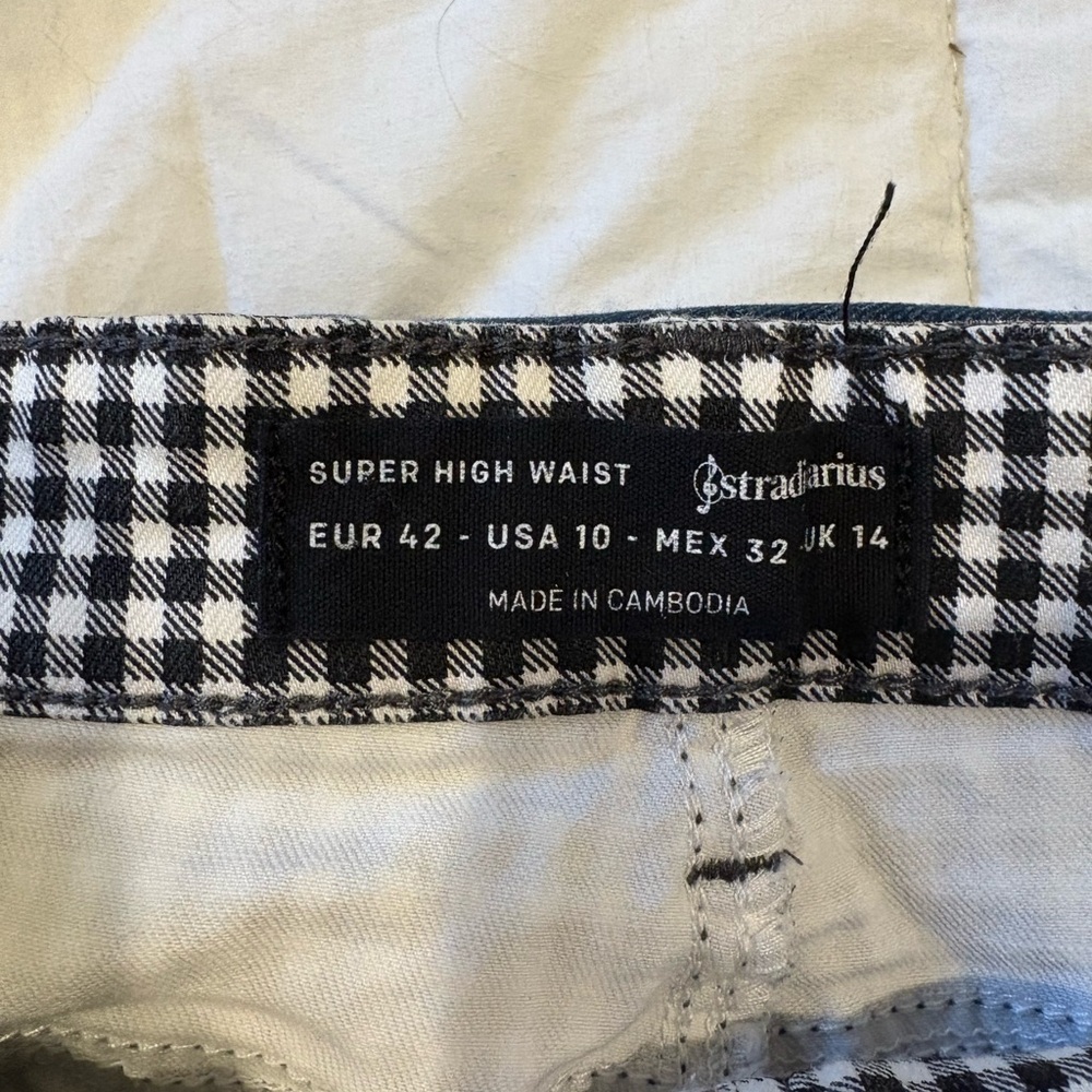 Stradivarius Monochrome Checkered Pants - Picture 4 of 4